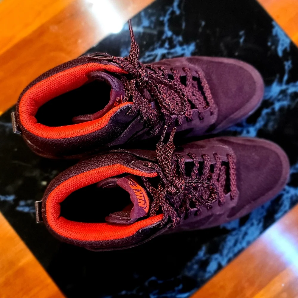 Nike Women's High-Top Sneakers in Burgundy with Red Lining